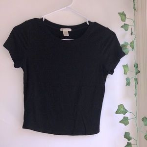 women’s black crop top